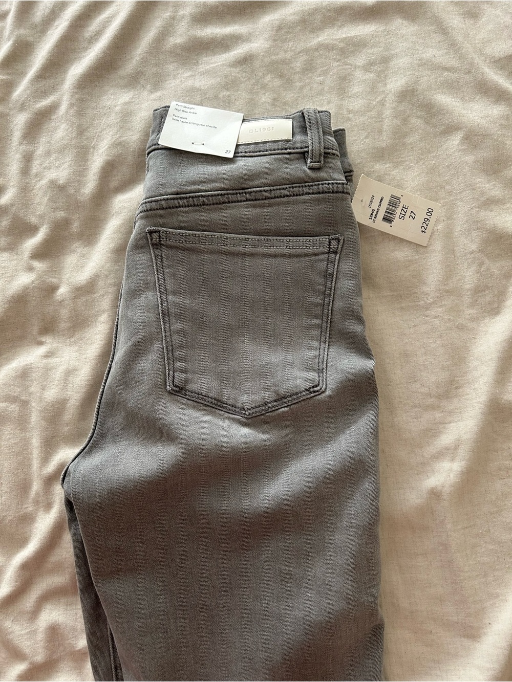 DL1961 NWT Women’s Gray High-Rise Jeans